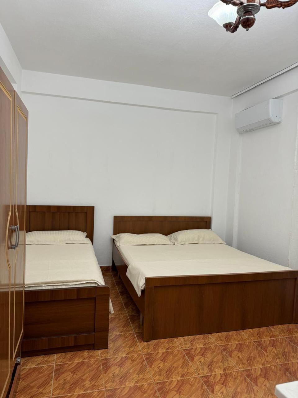 Melas Villa Durres Exterior photo